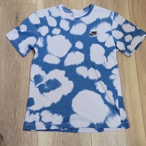 Nike Womens White and Blue Patterned Tee Size S